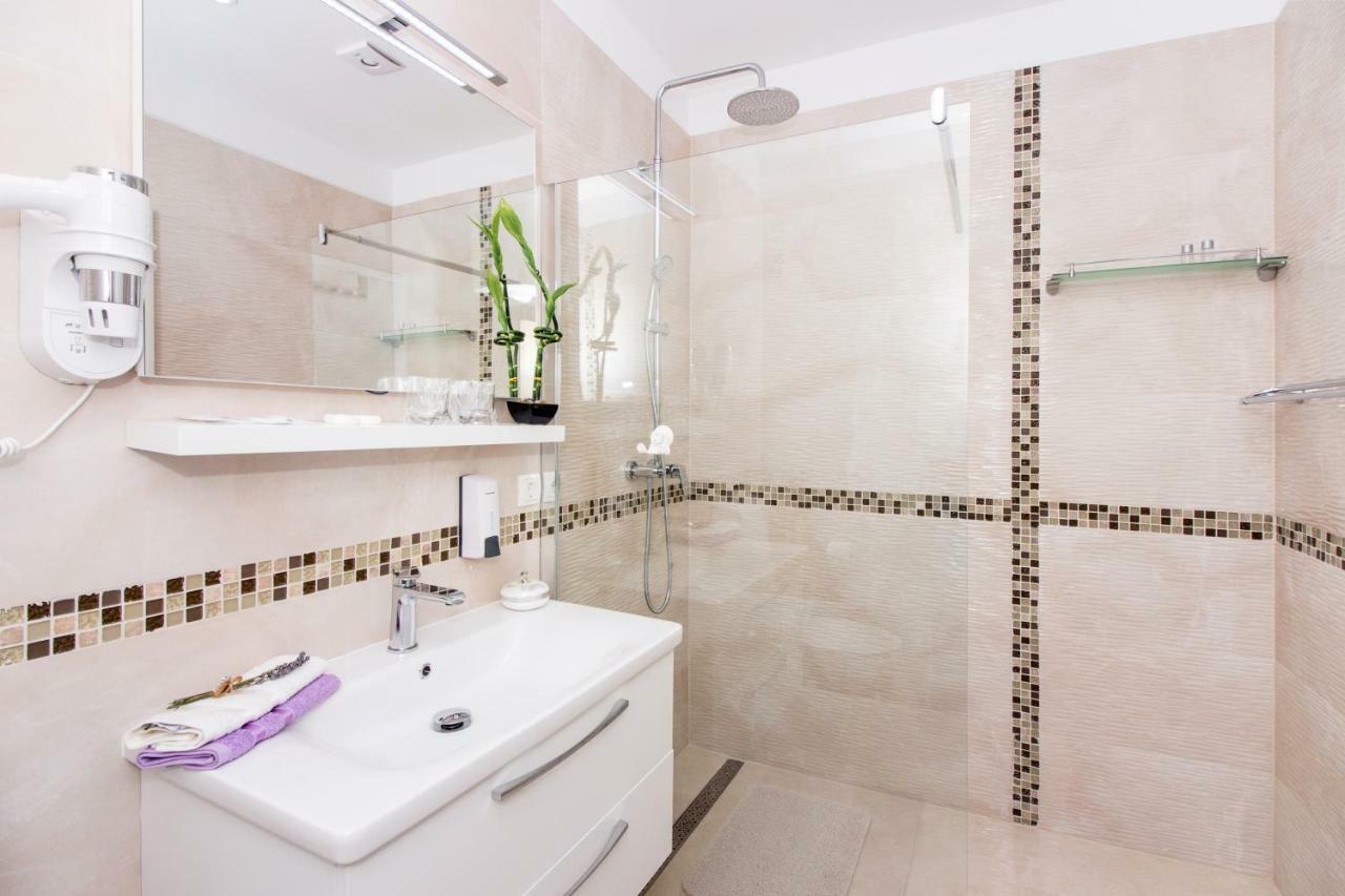Luxury Marijana Apartment สปลิท ภายนอก รูปภาพ